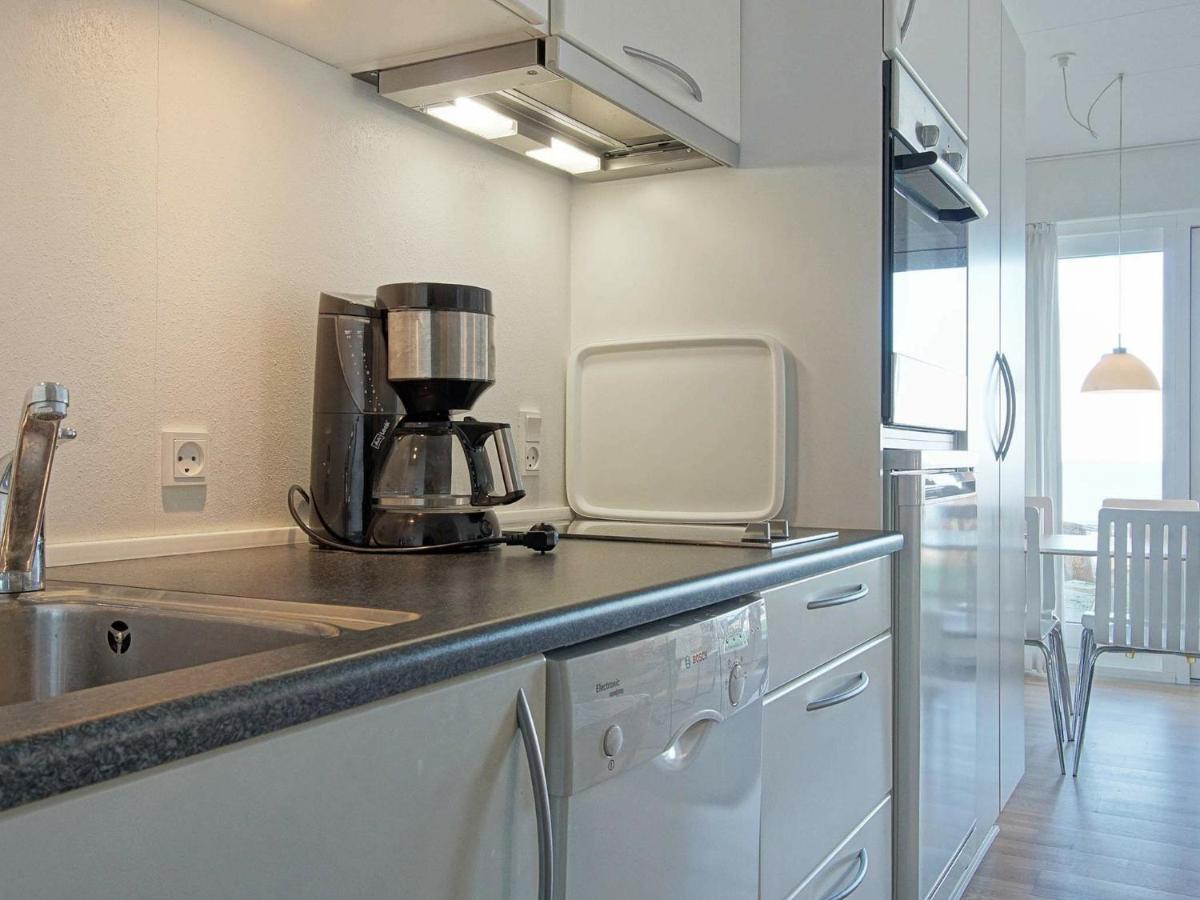 4 Person Holiday Home In Allinge Esterno foto