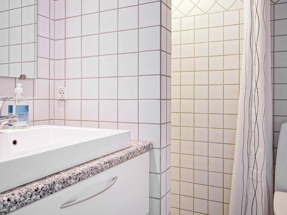4 Person Holiday Home In Allinge Esterno foto