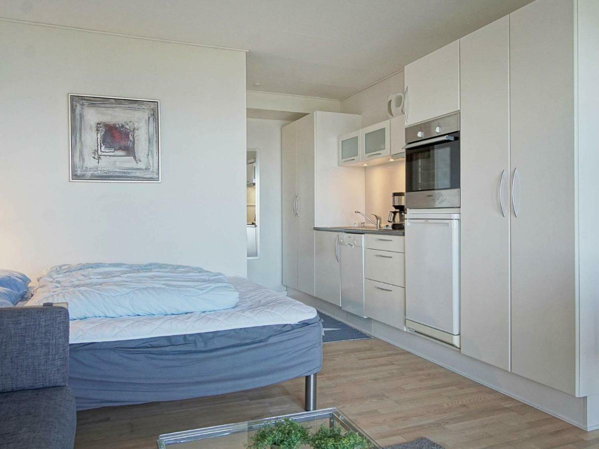 4 Person Holiday Home In Allinge Esterno foto